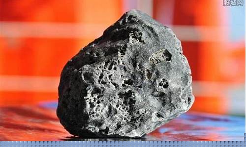 玻璃陨石白金价格_玻璃陨石多少钱一克?
