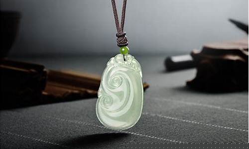 周大福翡翠如意金价_周大福吉祥如意手镯